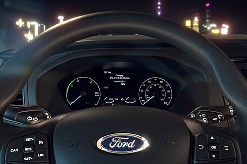 Maneja con confianza en cada Jornada con Tecnología de Seguridad equipada en Ford E-Transit 2025